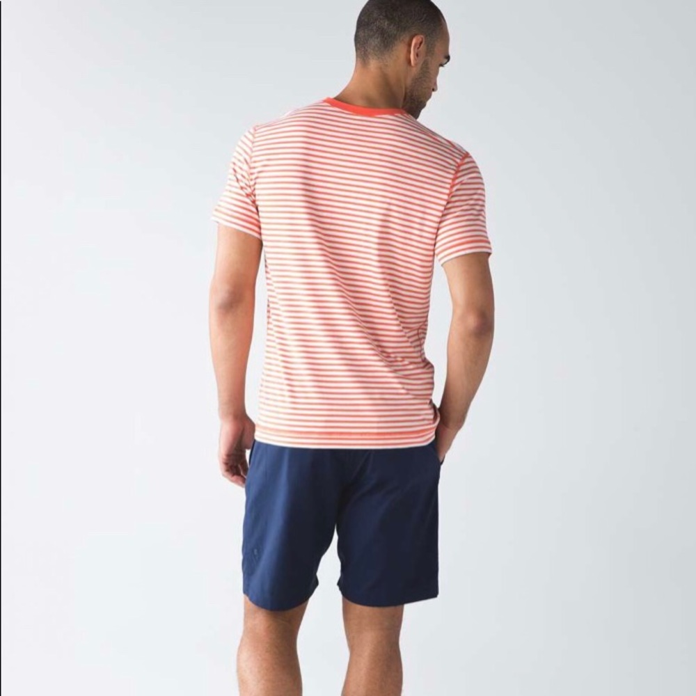Lululemon Men's 5 Year Basic V Medium - image 2